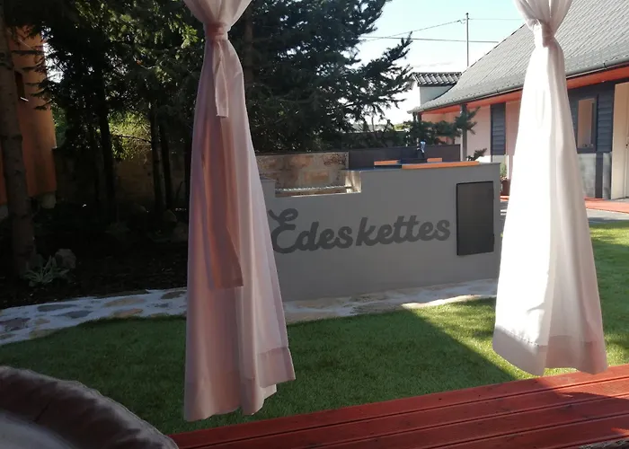 Edes Kettes Vendeghaz *